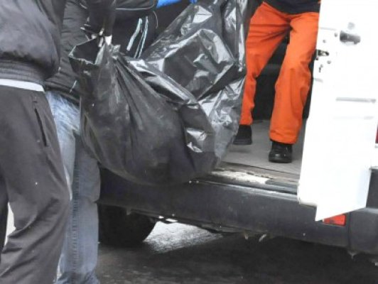 Cadavrul unui om al străzii, găsit la Costineşti